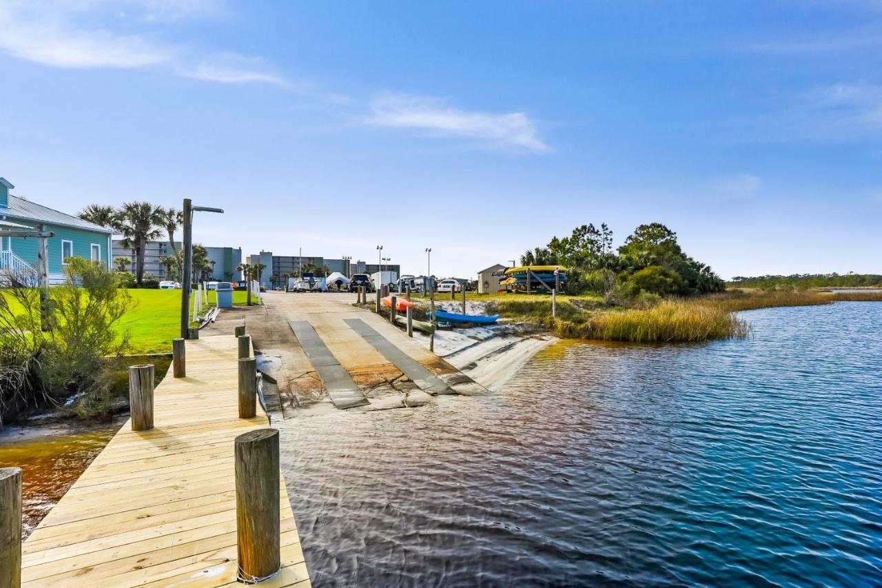 Pinnacle Port #115a By Book That Holiday home *